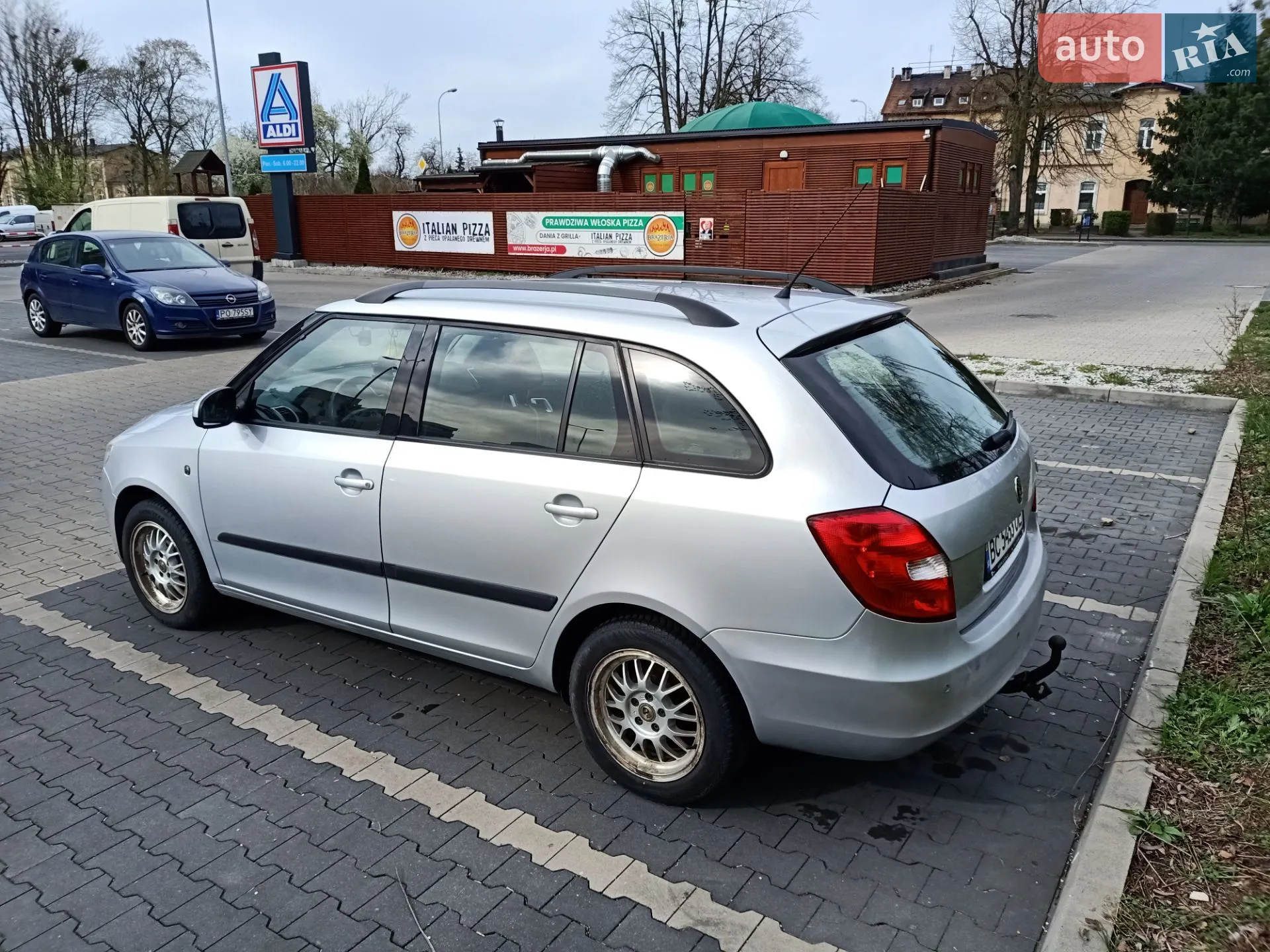 2010 Skoda Fabia - мініатюра 2