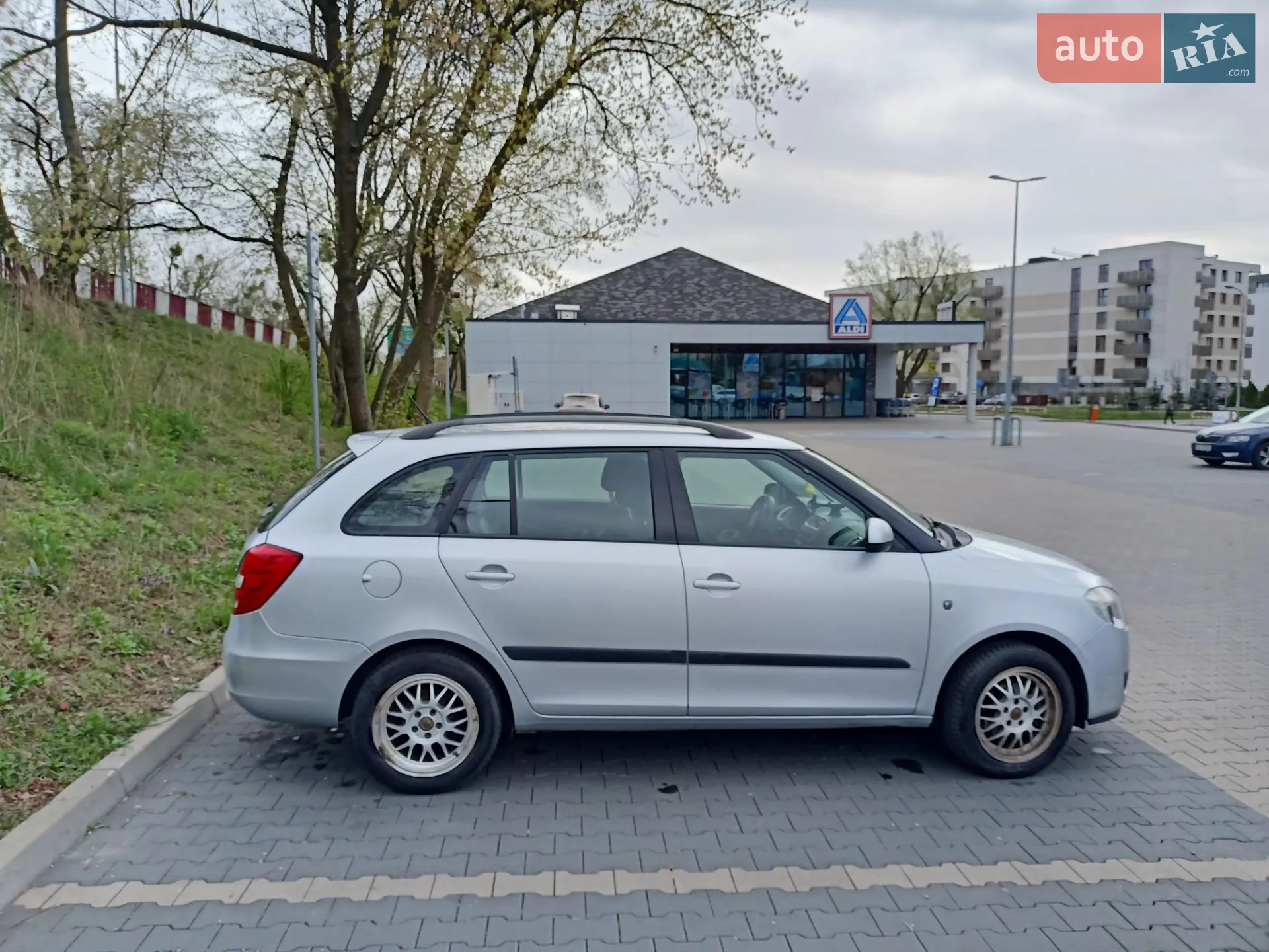 2010 Skoda Fabia - мініатюра 11