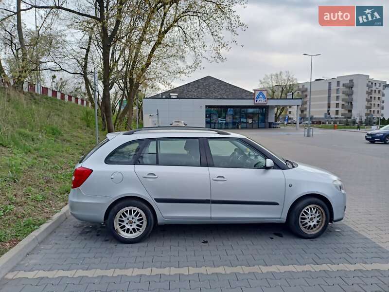 Універсал Skoda Fabia 2010 в Пустомитах