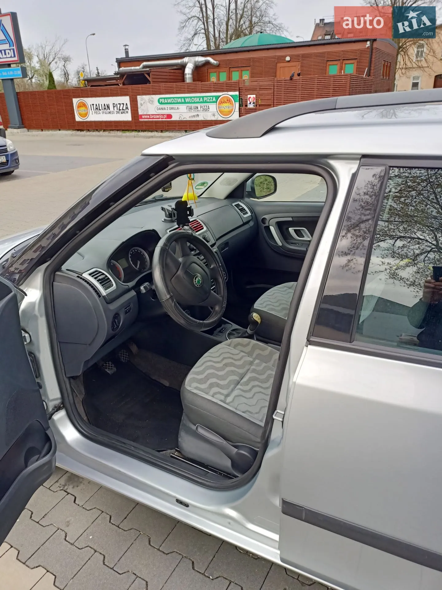 2010 Skoda Fabia - мініатюра 12