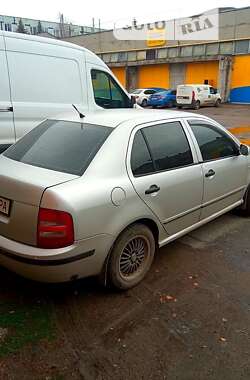 Седан Skoda Fabia 2002 в Днепре