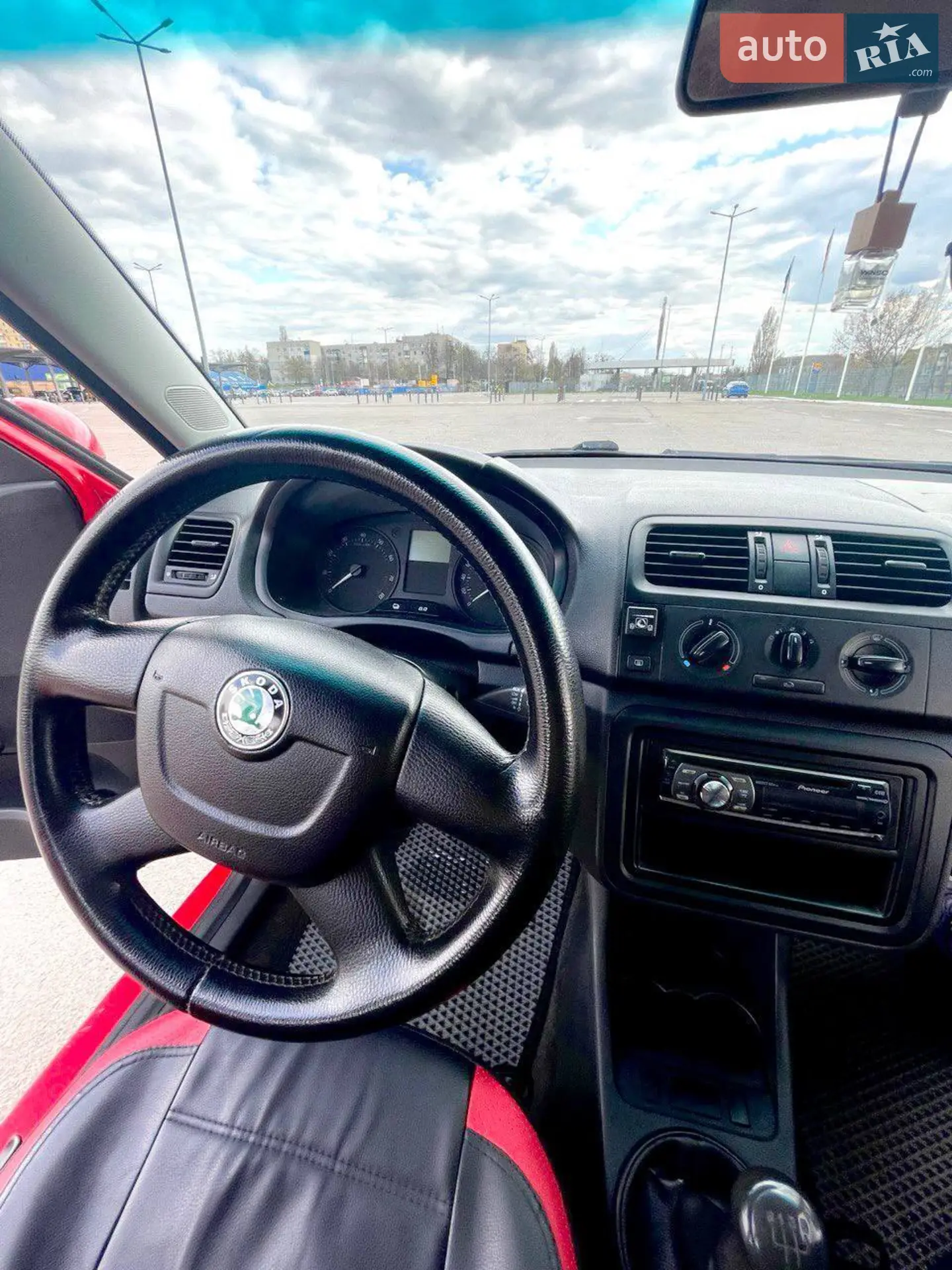 2011 Skoda Fabia - мініатюра 9