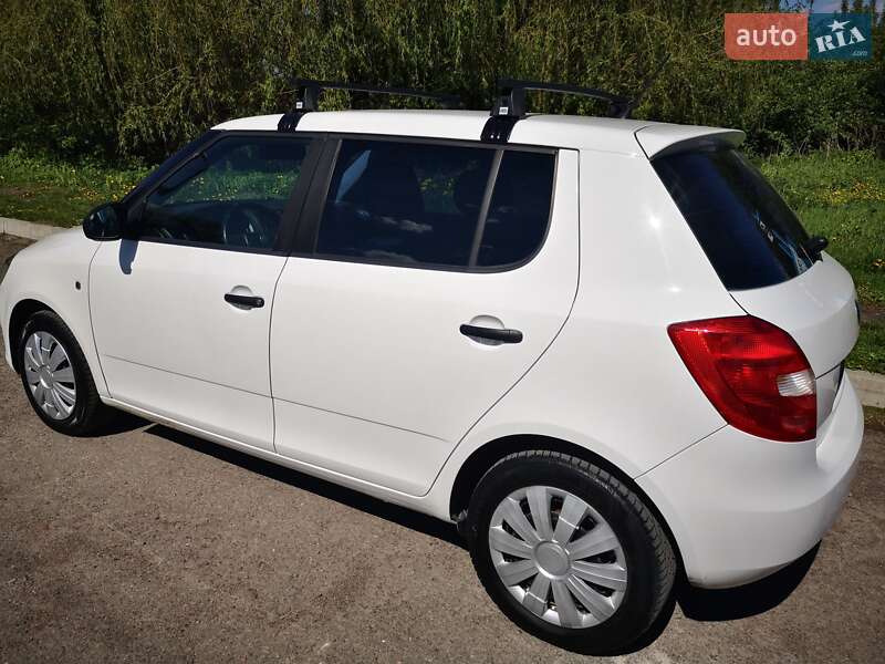 Хэтчбек Skoda Fabia 2012 в Дубно