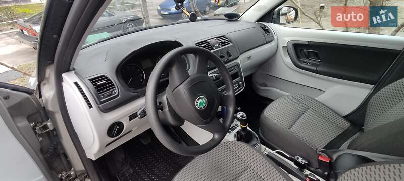 Універсал Skoda Fabia 2010 в Києві