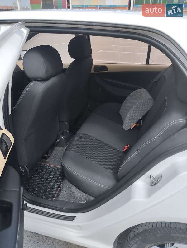 Хэтчбек Skoda Fabia 2006 в Каменец-Подольском фото 13 Хэтчбек Skoda Fabia 2006 в Каменец-Подольском