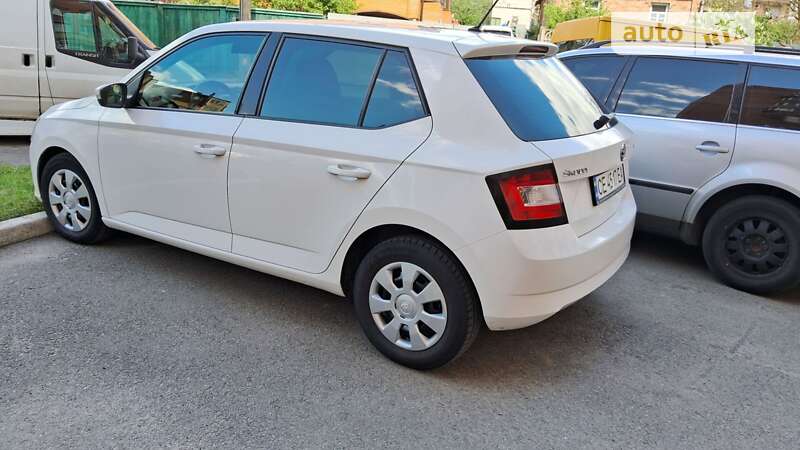 Хэтчбек Skoda Fabia 2016 в Киеве