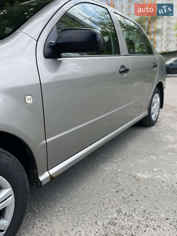 Седан Skoda Fabia 2007 в Киеве