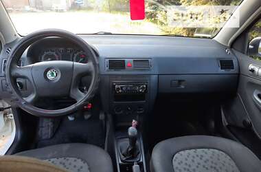 Хэтчбек Skoda Fabia 2006 в 