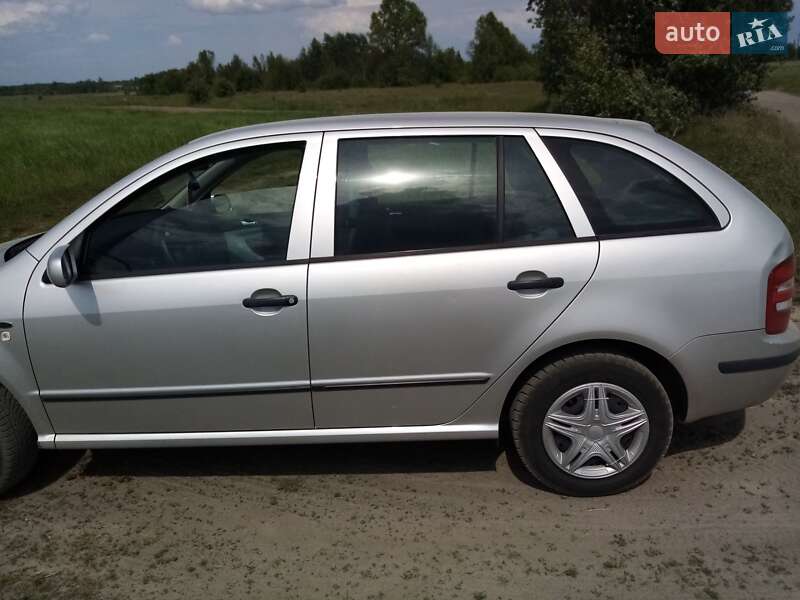 Універсал Skoda Fabia 2000 в Житомирі