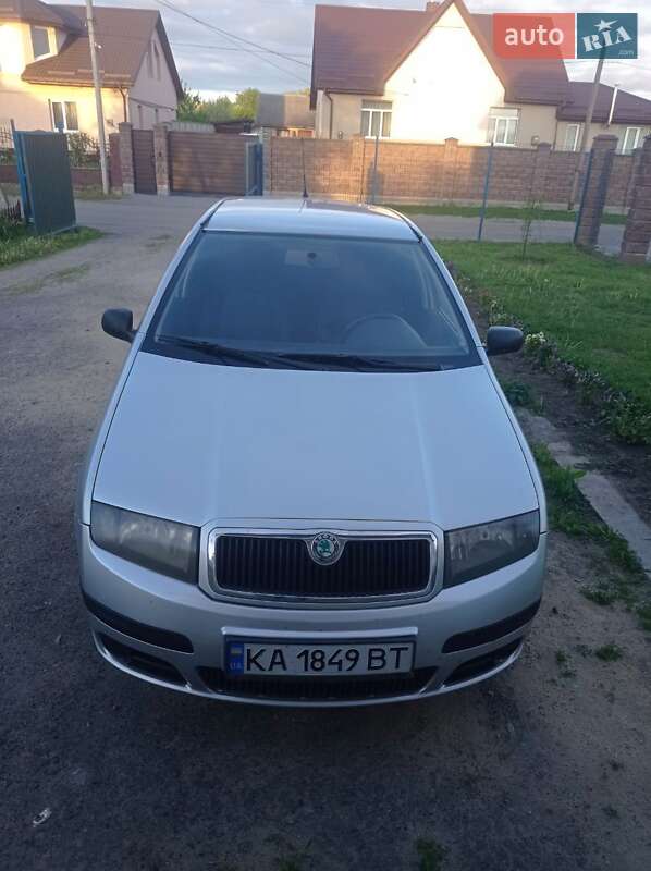 Хэтчбек Skoda Fabia 2004 в Ровно