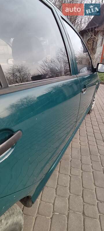 Хетчбек Skoda Fabia 2001 в Запоріжжі