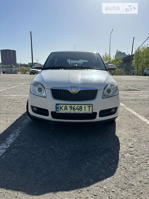 Хетчбек Skoda Fabia 2008 в Києві