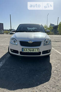 Хетчбек Skoda Fabia 2008 в Києві