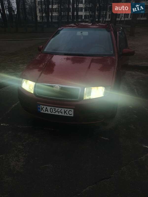 Хэтчбек Skoda Fabia 2006 в Киеве