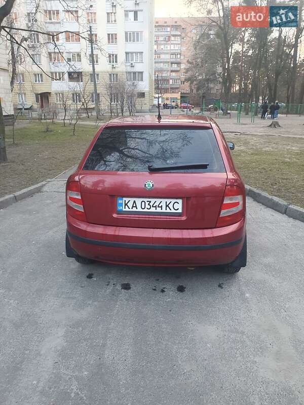 Хэтчбек Skoda Fabia 2006 в Киеве