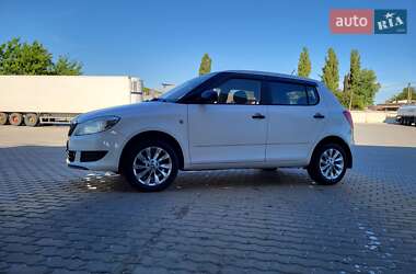 Хэтчбек Skoda Fabia 2014 в 