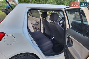 Хэтчбек Skoda Fabia 2014 в 