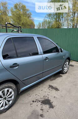 Седан Skoda Fabia 2004 в Бучі