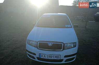Хэтчбек Skoda Fabia 2004 в 