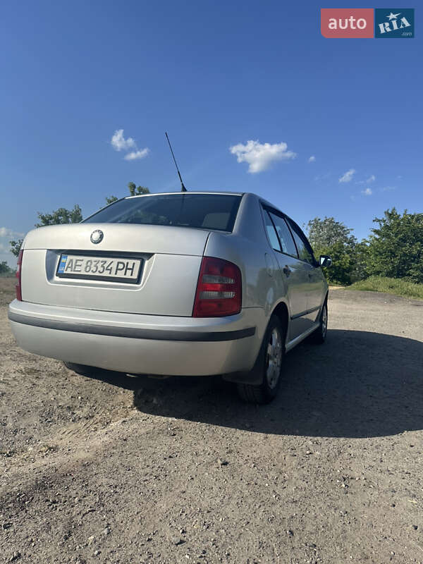 Седан Skoda Fabia 2002 в Дніпрі