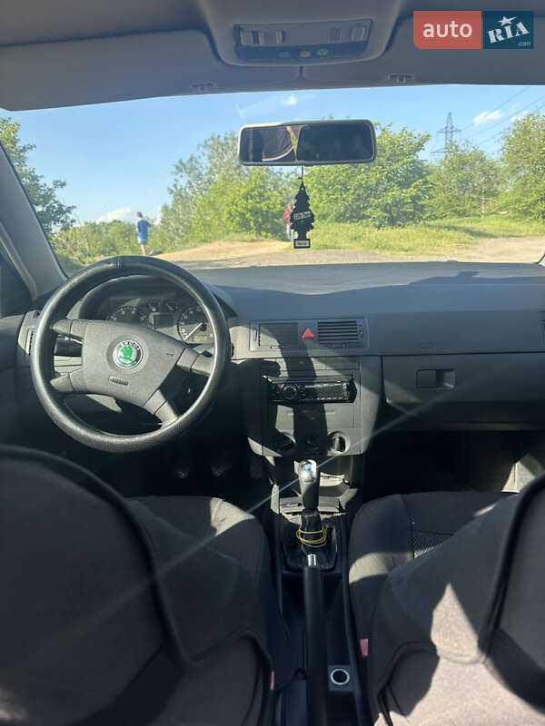 Седан Skoda Fabia 2002 в Дніпрі