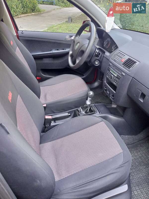 Универсал Skoda Fabia 2006 в Сумах
