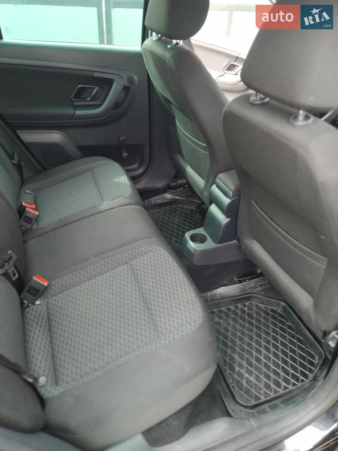 2011 Skoda Fabia - мініатюра 9