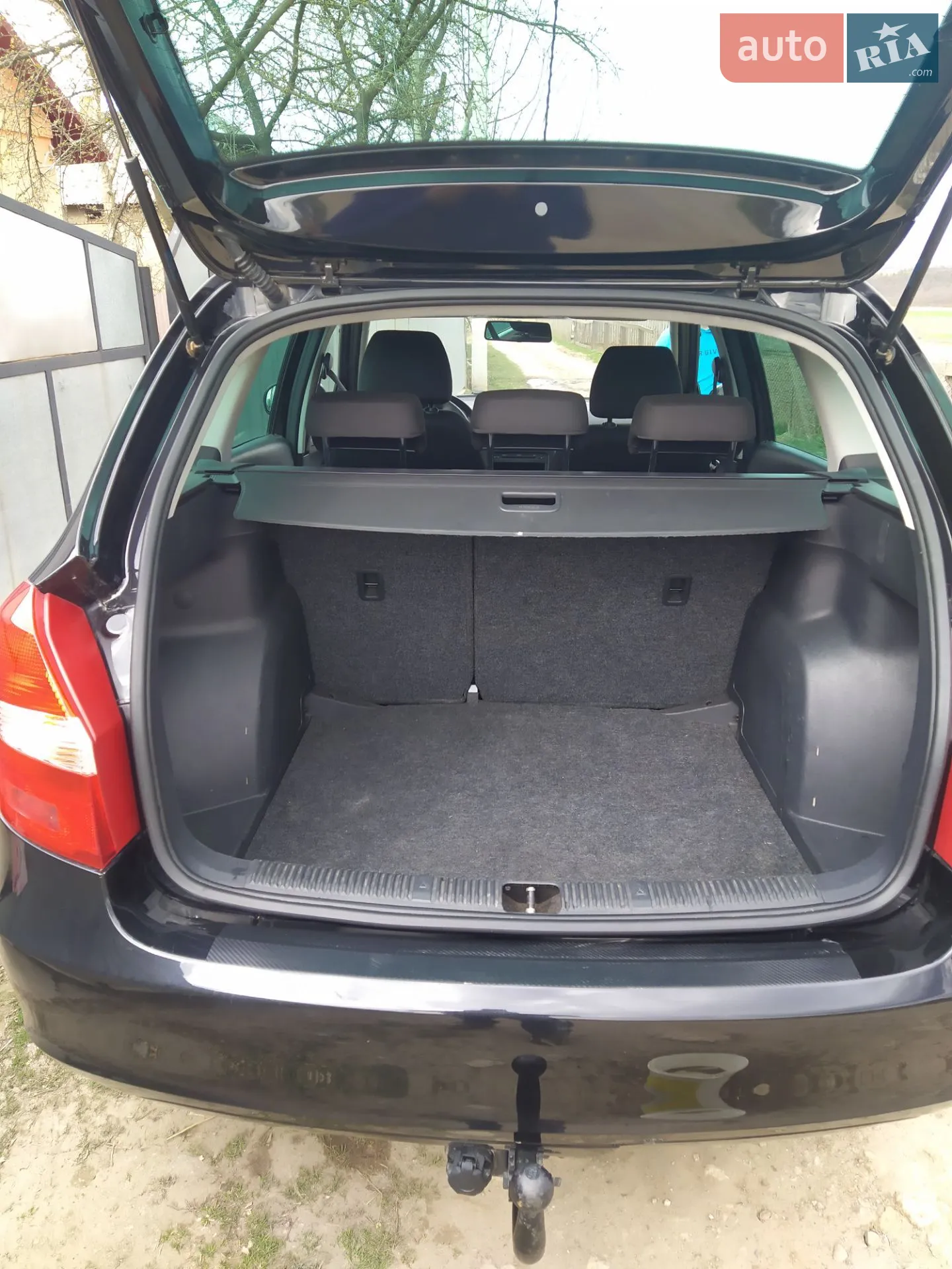 2011 Skoda Fabia - мініатюра 2