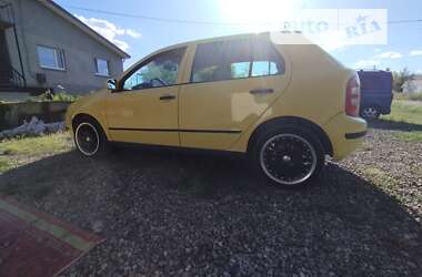 Хэтчбек Skoda Fabia 2003 в Запорожье