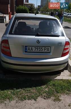 Седан Skoda Fabia 2006 в 