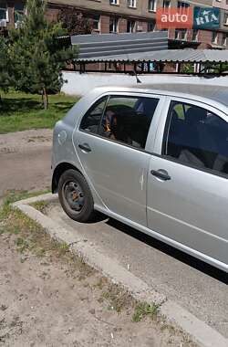 Седан Skoda Fabia 2006 в 