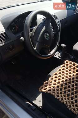 Седан Skoda Fabia 2006 в 