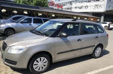 Универсал Skoda Fabia 2009 в Черновцах