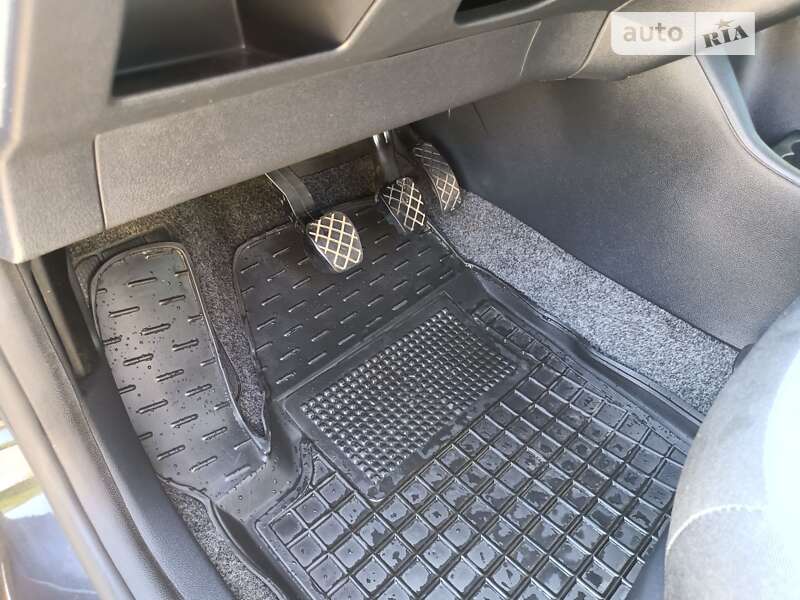 Універсал Skoda Fabia 2009 в Івано-Франківську фото 44 Універсал Skoda Fabia 2009 в Івано-Франківську