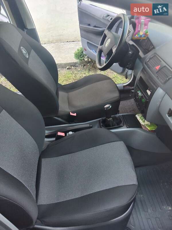 Хетчбек Skoda Fabia 2002 в Надвірній фото 6 Хетчбек Skoda Fabia 2002 в Надвірній