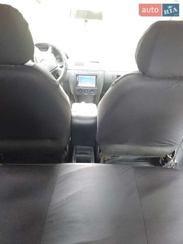 Хэтчбек Skoda Fabia 2005 в Каменке-Бугской