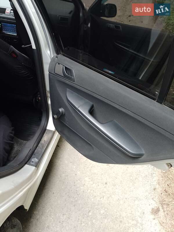 Хэтчбек Skoda Fabia 2005 в Каменке-Бугской