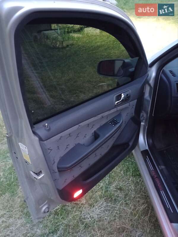Універсал Skoda Fabia 2004 в Тернополі