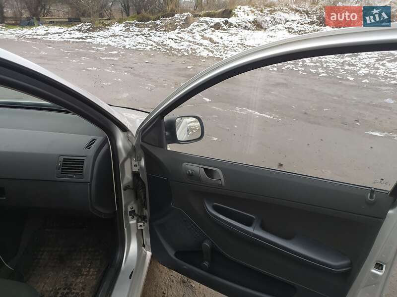 Хэтчбек Skoda Fabia 2005 в Лозовой