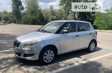 Хэтчбек Skoda Fabia 2011 в Днепре