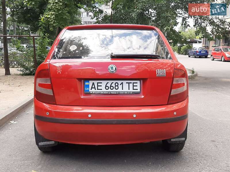 Хэтчбек Skoda Fabia 2005 в Днепре