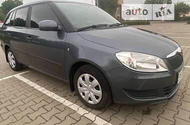 Универсал Skoda Fabia 2010 в Житомире