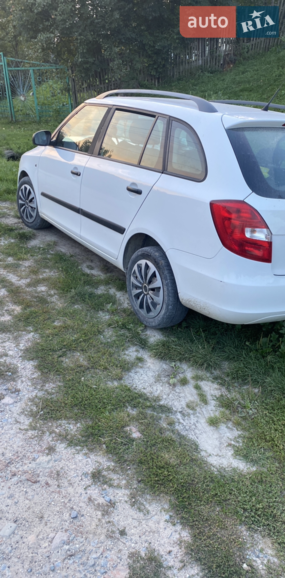 2011 Skoda Fabia - мініатюра 2