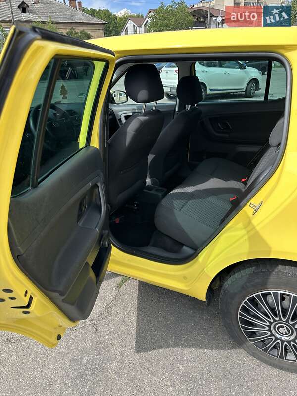 Хэтчбек Skoda Fabia 2010 в Виннице