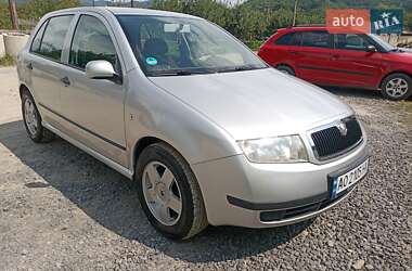 Хетчбек Skoda Fabia 2003 в 