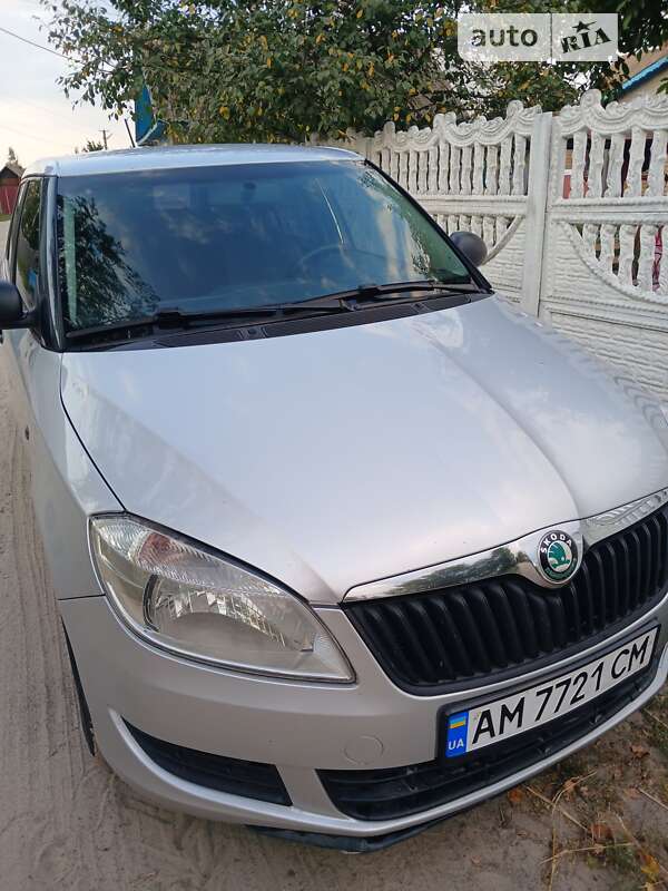 Хетчбек Skoda Fabia 2012 в Баранівці