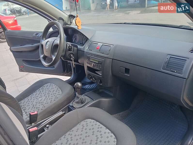 Хетчбек Skoda Fabia 2006 в Львові