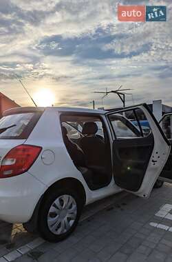 Хэтчбек Skoda Fabia 2009 в 