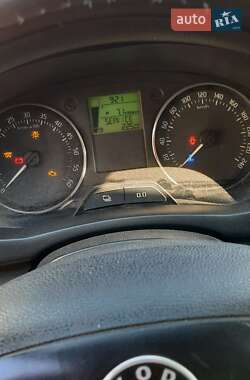 Хэтчбек Skoda Fabia 2012 в 