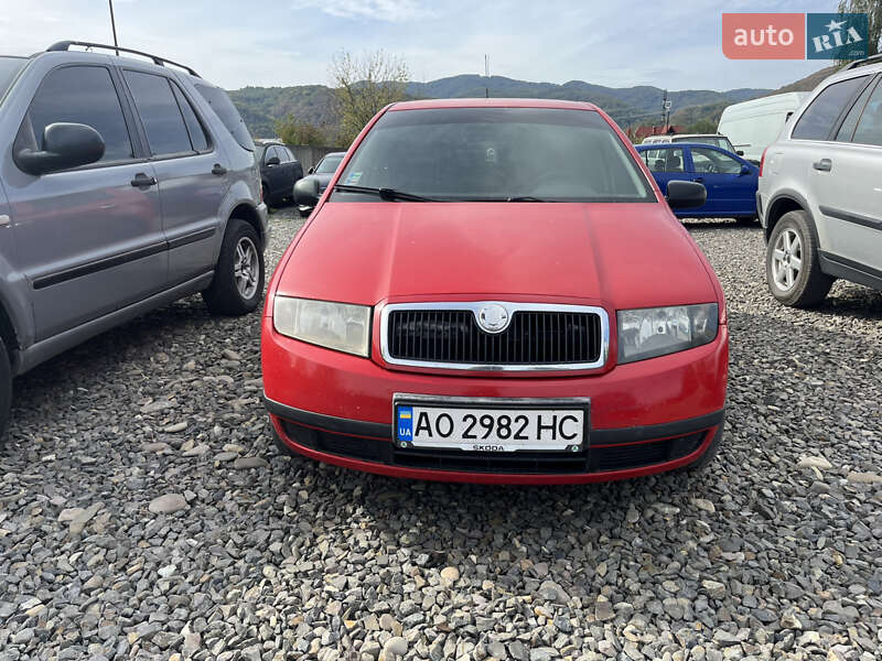 Хэтчбек Skoda Fabia 2003 в Хусте